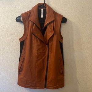Mural leather/fabric vest with two zippers size XS